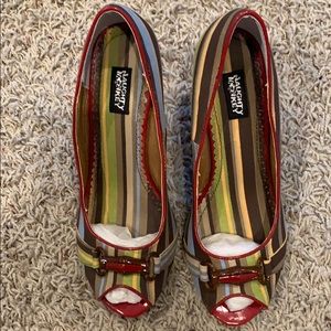 Naughty Monkey peep toe pump